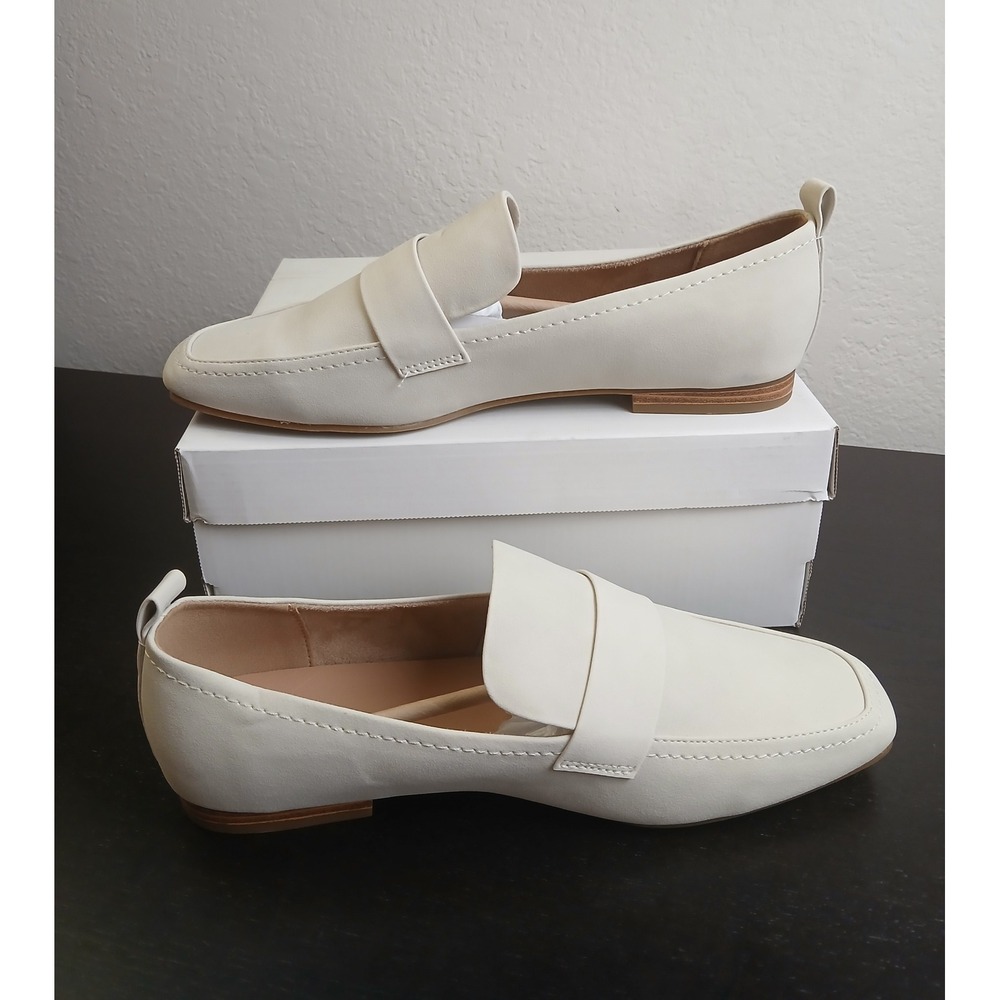 Cushionaire Womens Memory Foam Square Toe Penny Loafers Cream 9.5 Wide NEW